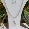 Juego de Collar y Aretes de Perlas con Colgante de Mariposa en Plata
